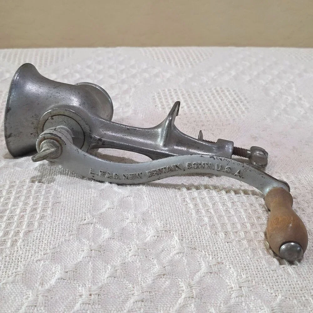 Vintage Universal No 2 Meat Grinder Food Chopper Manual Hand Crank USA Cast Iron